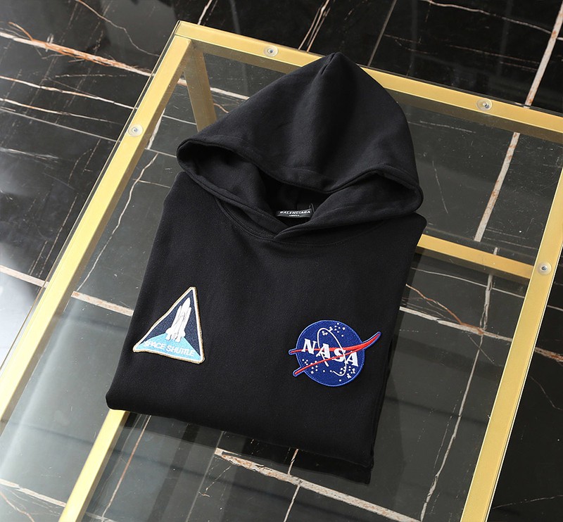 稀少バレンシアガ パーカー 偽物 SPACE BOXY ミディアムフリース フーディ 651799TKVD9040